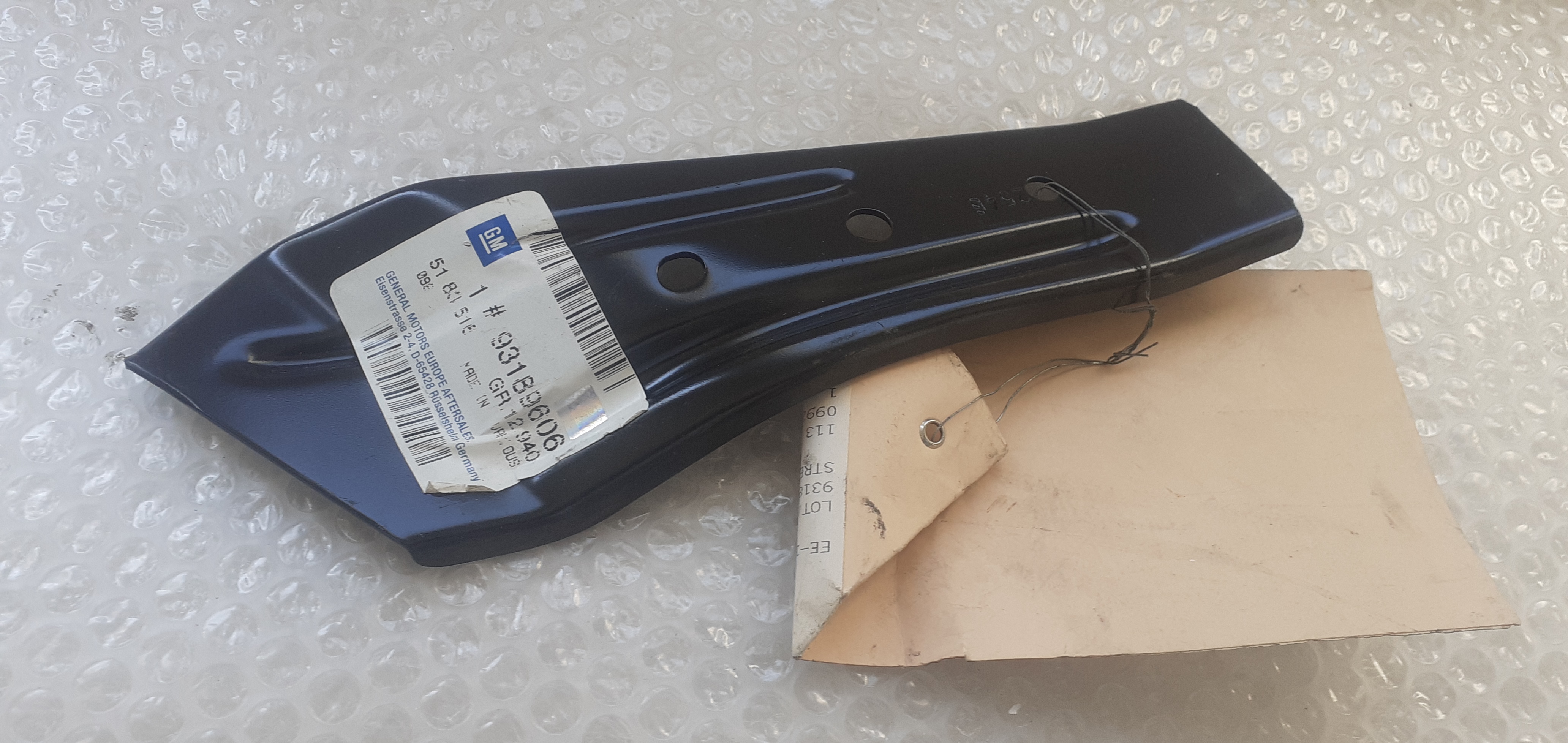 Gusset Rear Tail Light Right fits Opel Vauxhall Corsa D 93189606 Genuine Gusset Rear Tail Light Right fits Opel Vauxhall Corsa D 93189606 Genuine