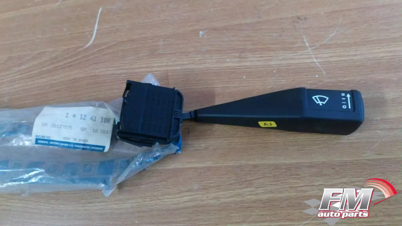 Switch Wipers RHD fits Opel Corsa A Vauxhall Nova 90127075 Genuine Switch Wipers RHD fits Opel Corsa A Vauxhall Nova 90127075 Genuine