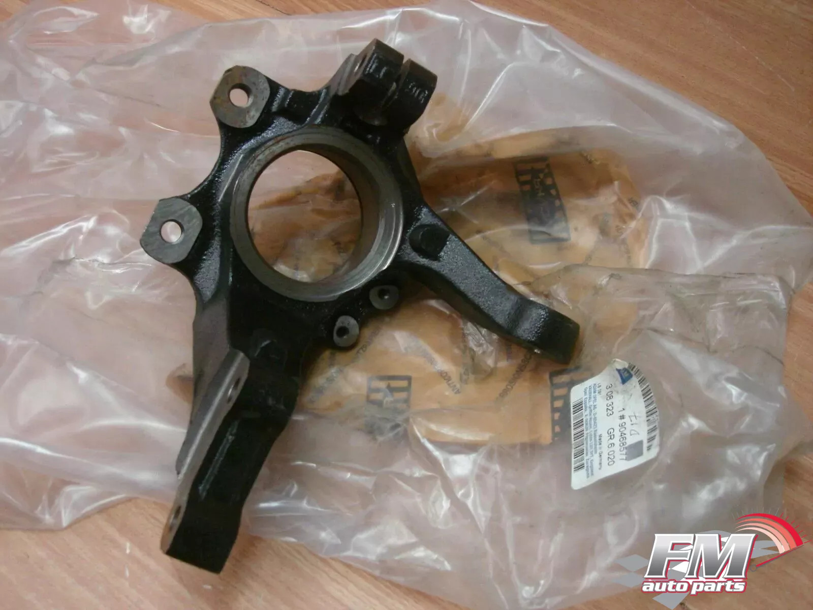 Steering Knuckle Left fits Opel Vauxhall Vectra B 90468577 Genuine Steering Knuckle Left fits Opel Vauxhall Vectra B 90468577 Genuine