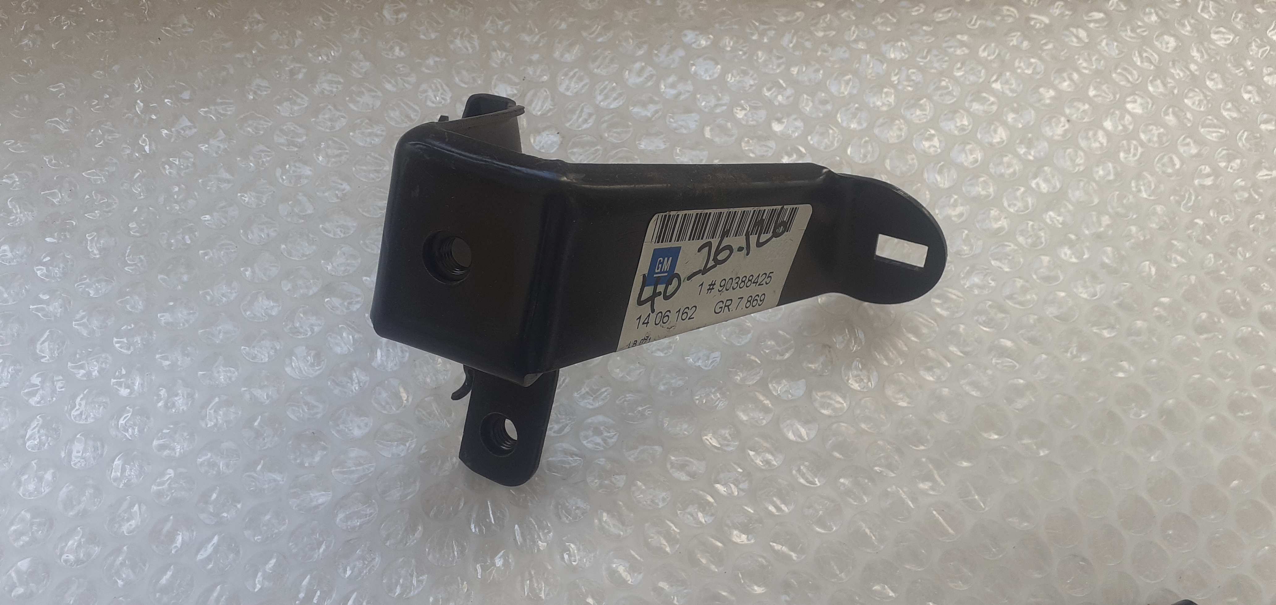Front Bumper Bracket Right fits Opel Vauxhall Corsa B Combo 90388425 Genuine Front Bumper Bracket Right fits Opel Vauxhall Corsa B Combo 90388425 Genuine