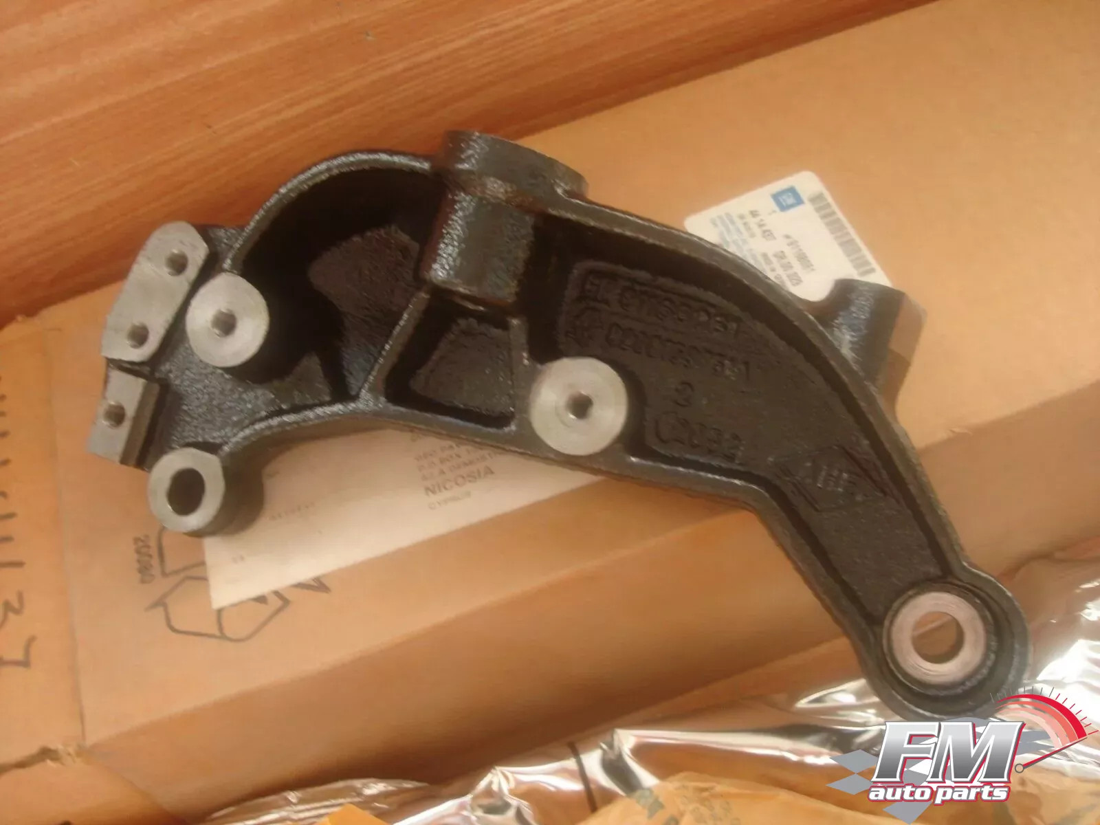Engine Mount Bracket Left fits Opel Vauxhall Vivaro 19DTi 91168061 Genuine Engine Mount Bracket Left fits Opel Vauxhall Vivaro 19DTi 91168061 Genuine
