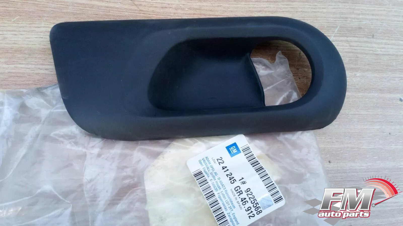 Interior Door Handle Bezel Rear Left fits Opel Vauxhall Corsa C 9225568 Genuine Interior Door Handle Bezel Rear Left fits Opel Vauxhall Corsa C 9225568 Genuine