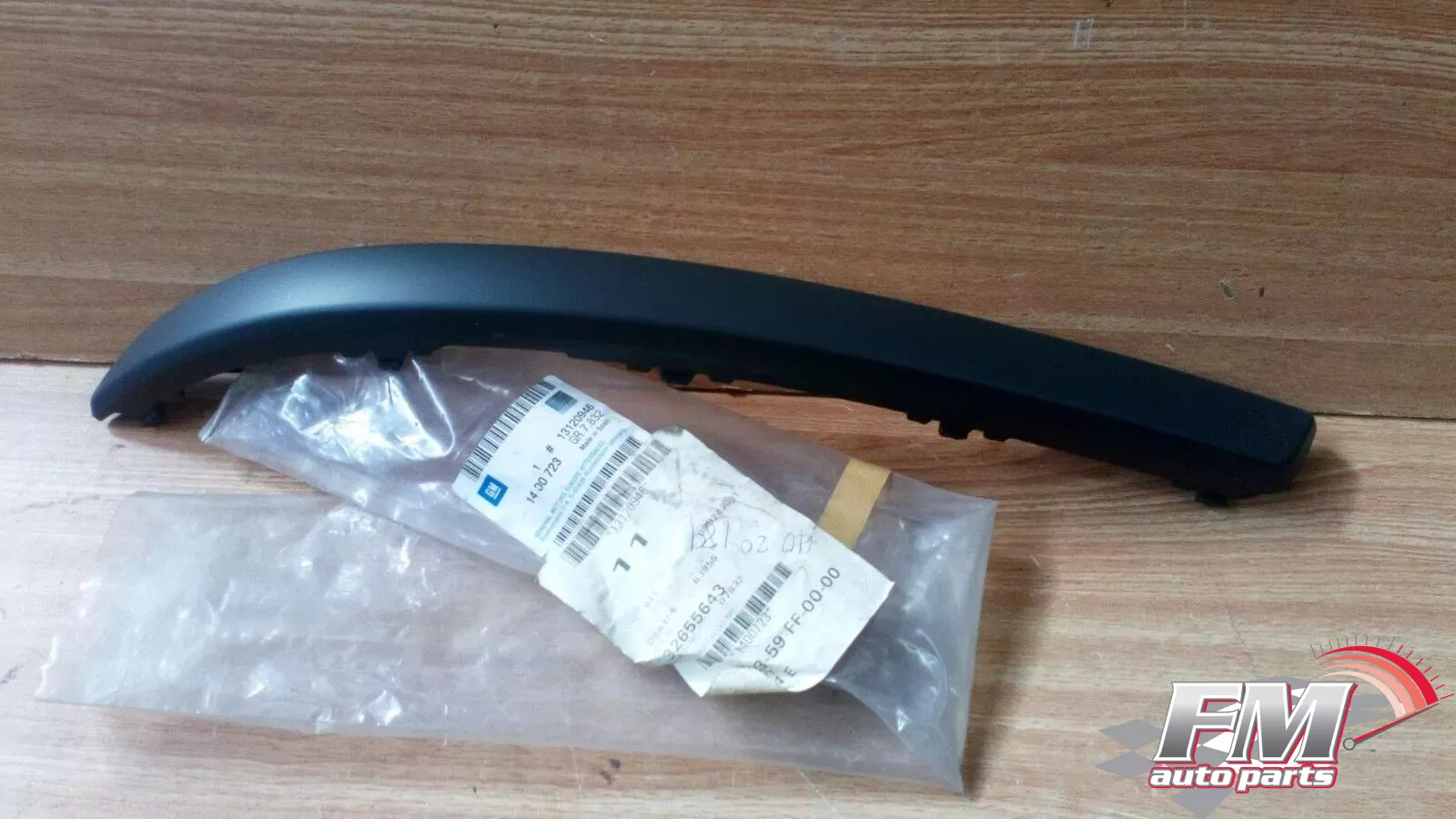 Bumper Strip Moulding Front Left fits Opel Vauxhall Corsa C 13120946 Genuine Bumper Strip Moulding Front Left fits Opel Vauxhall Corsa C 13120946 Genuine