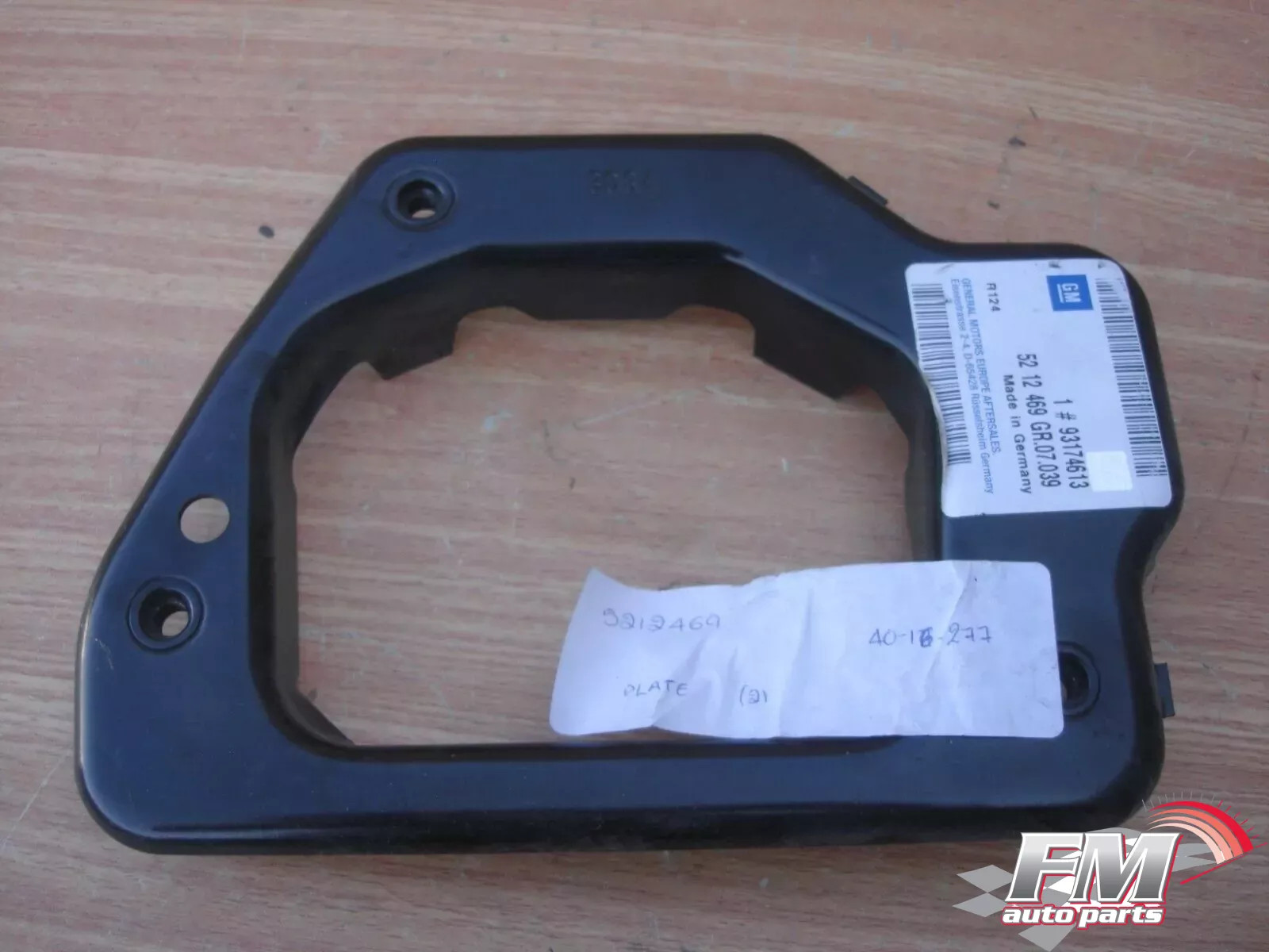 Strike Plate Left fits Opel Vauxhall Vectra C Signum 93174613 Genuine Strike Plate Left fits Opel Vauxhall Vectra C Signum 93174613 Genuine