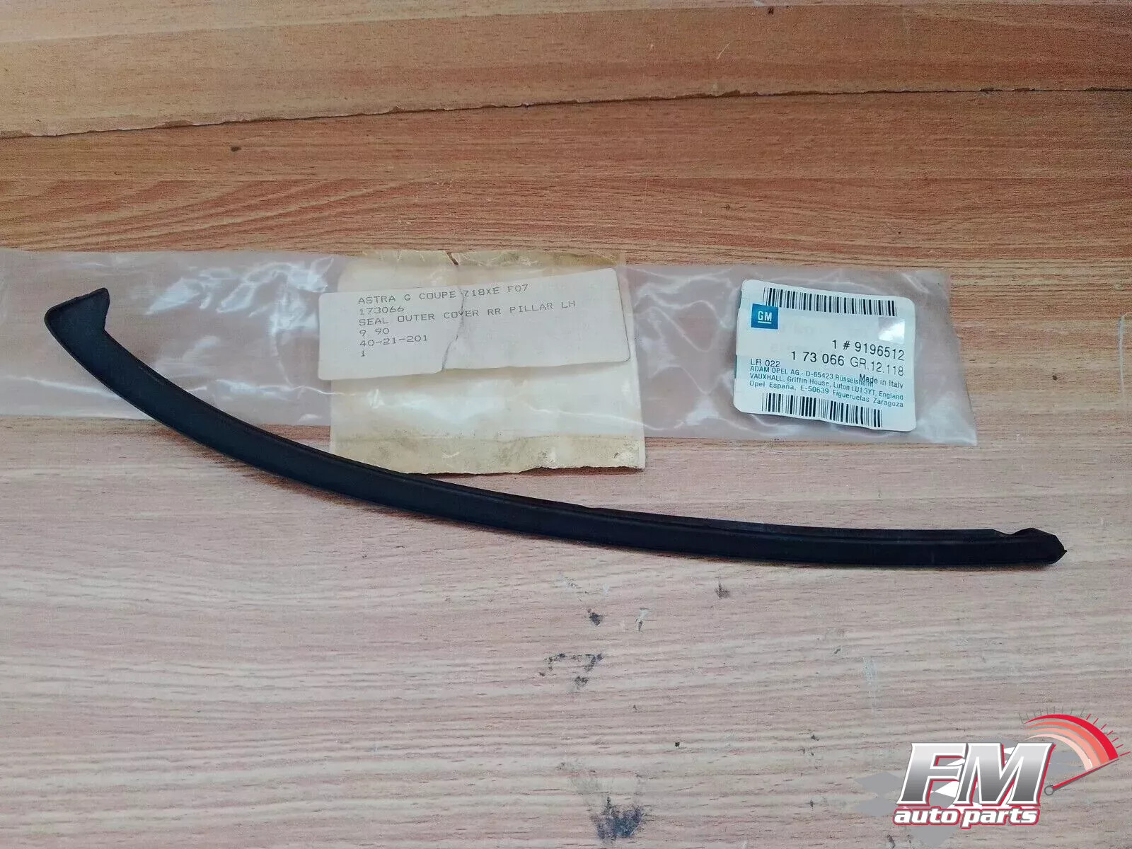 Seal Rear Pillar Left fits Opel Vauxhall Astra G Coupe F07 9196512 Genuine Seal Rear Pillar Left fits Opel Vauxhall Astra G Coupe F07 9196512 Genuine