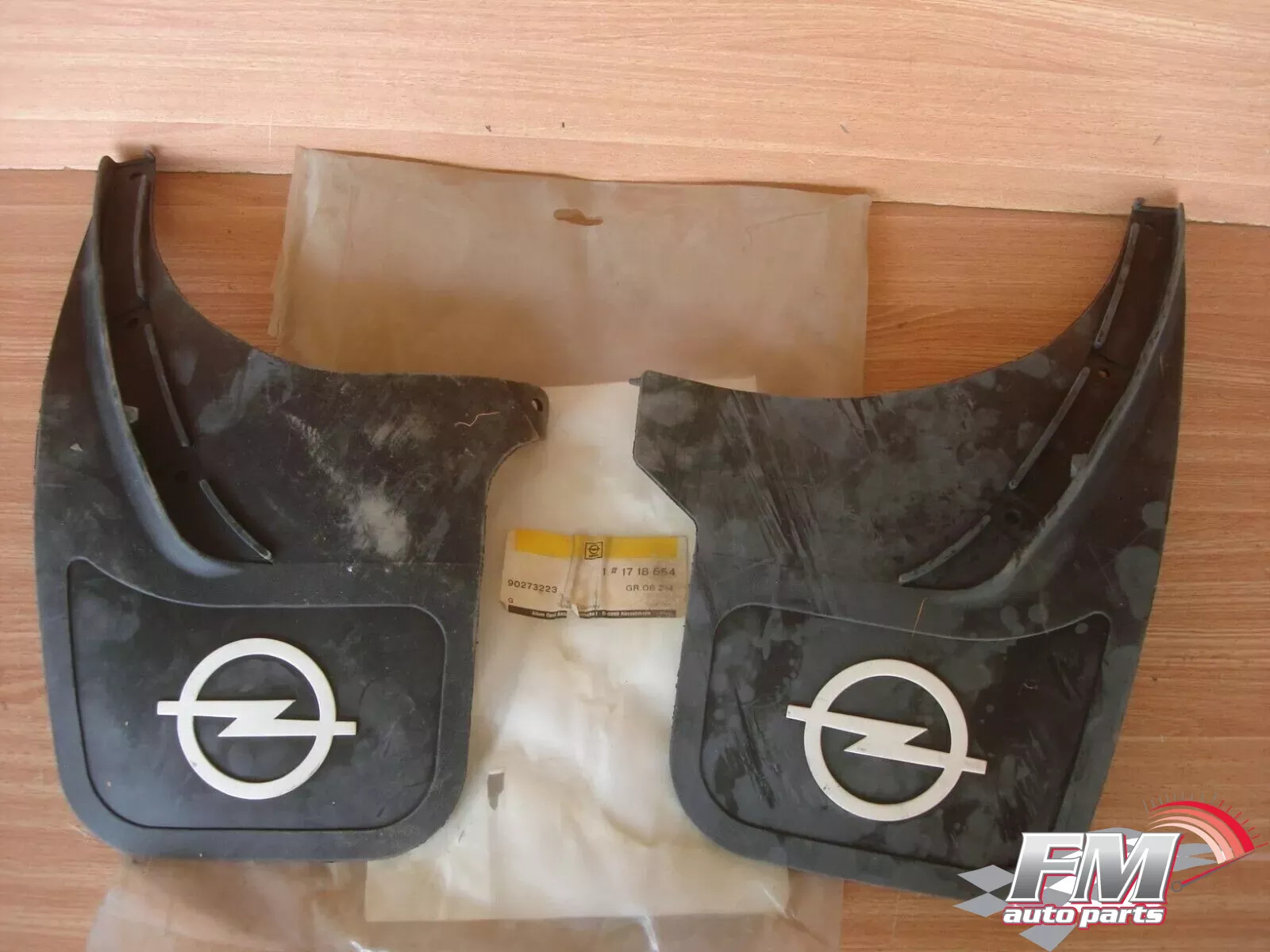 Mud Flaps Rear Set fits Opel Omega A Estate 66 67 90273223 Genuine Mud Flaps Rear Set fits Opel Omega A Estate 66 67 90273223 Genuine
