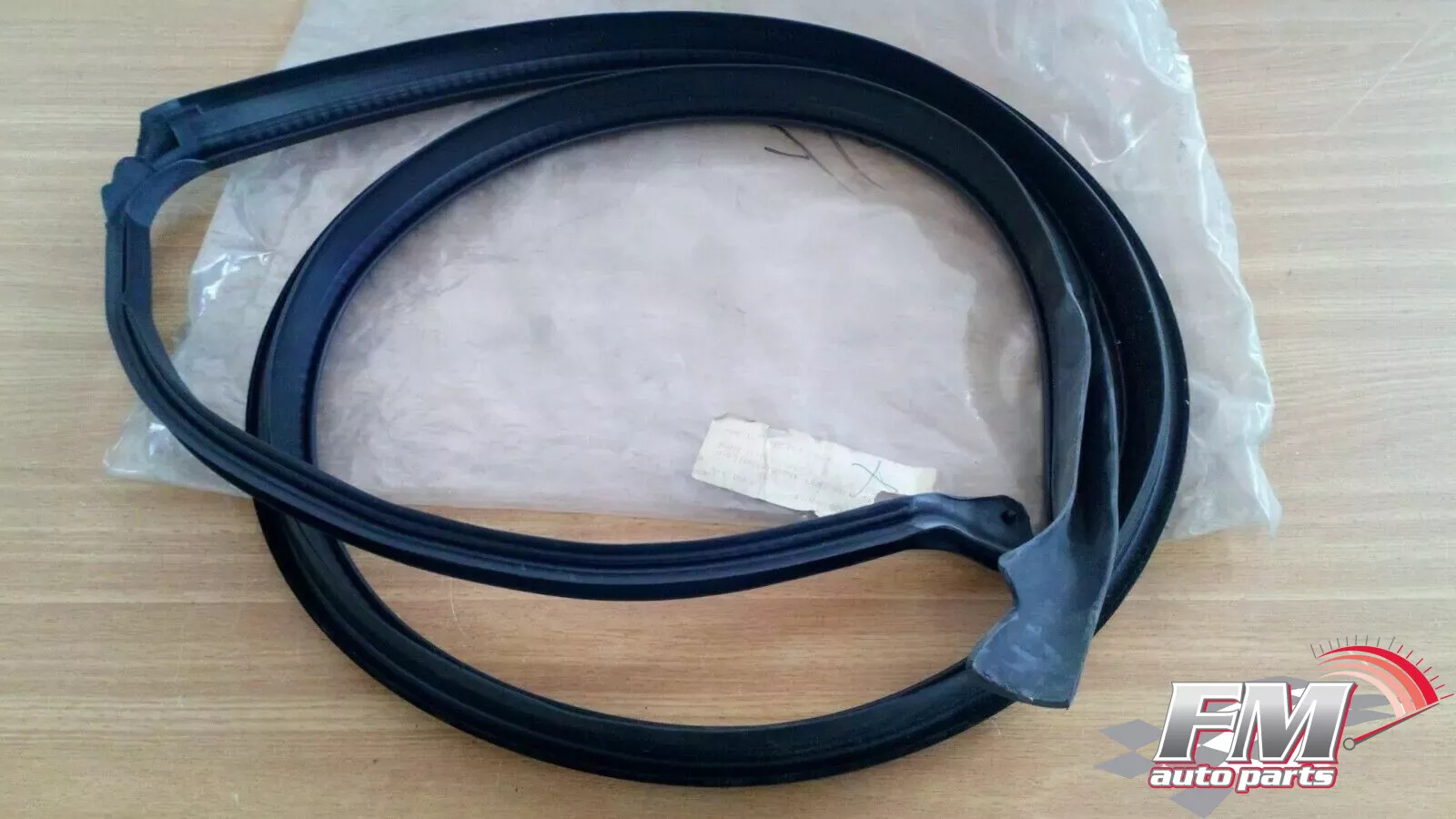 Roof Weatherstrip Left fits Opel Vectra A Vauxhall Cavalier 90357727 Genuine Roof Weatherstrip Left fits Opel Vectra A Vauxhall Cavalier 90357727 Genuine