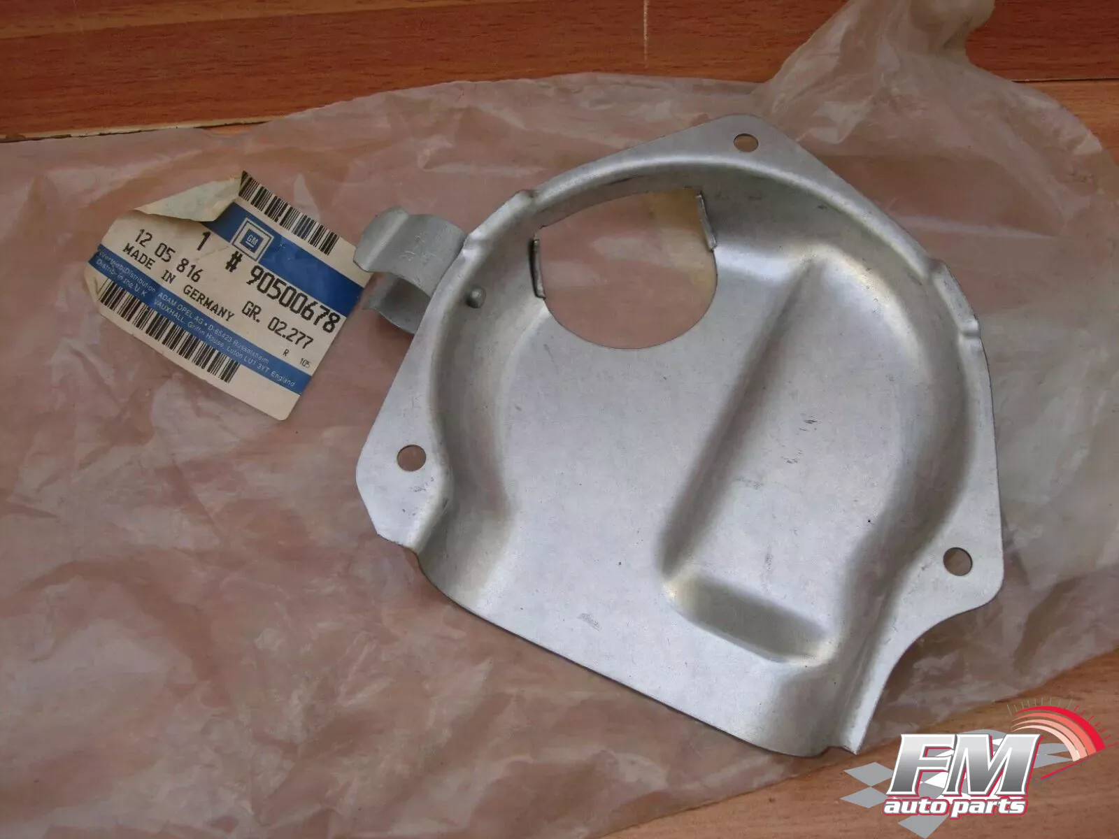 Alternator Bracket Shield fits Opel Vauxhall Astra F Ascona C Kadett E 16D 17D 90500678 Alternator Bracket Shield fits Opel Vauxhall Astra F Ascona C Kadett E 16D 17D 90500678