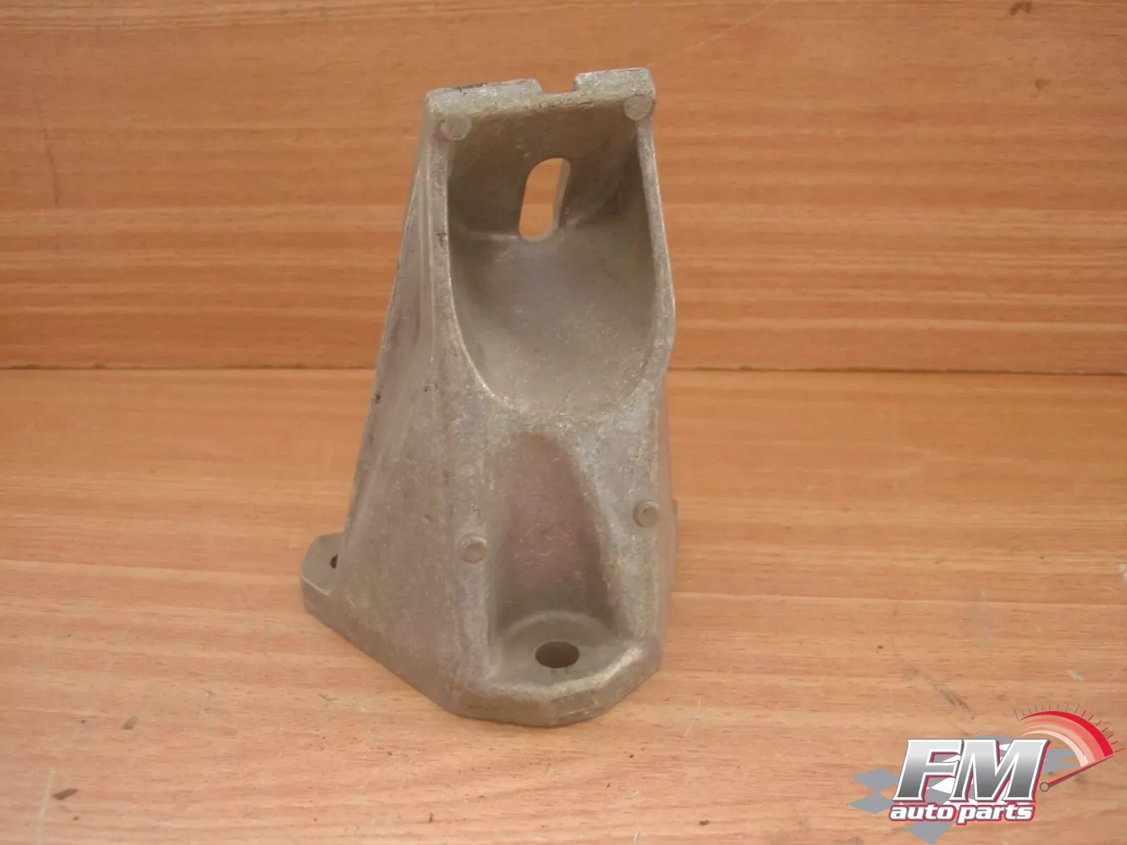 Engine Mount Bracket Right fits Opel Omega A Vauxhall Carlton 90372996 Genuine Engine Mount Bracket Right fits Opel Omega A Vauxhall Carlton 90372996 Genuine