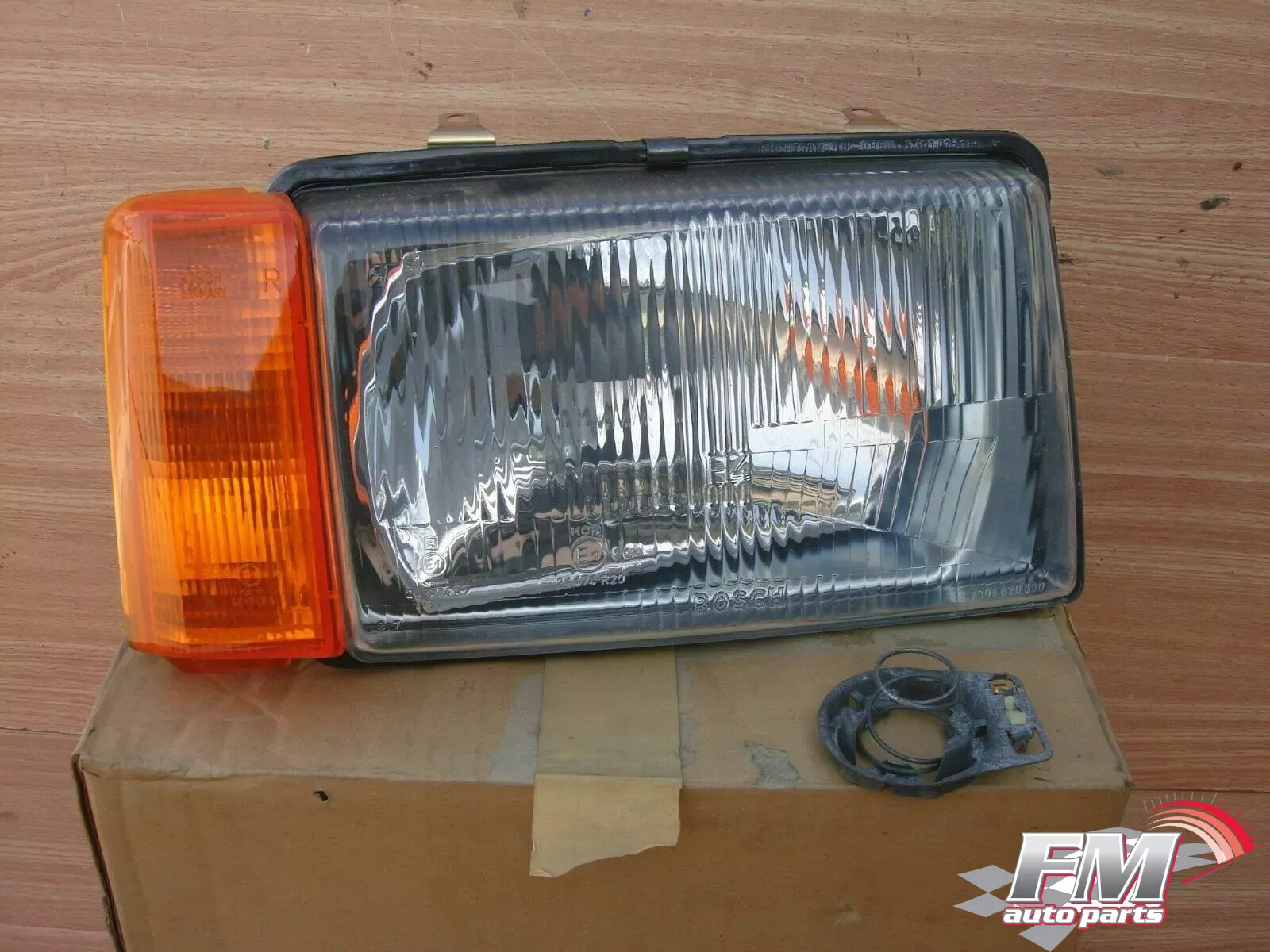 Headlight Right fits Opel Rekord E 90019618 Genuine Headlight Right fits Opel Rekord E 90019618 Genuine