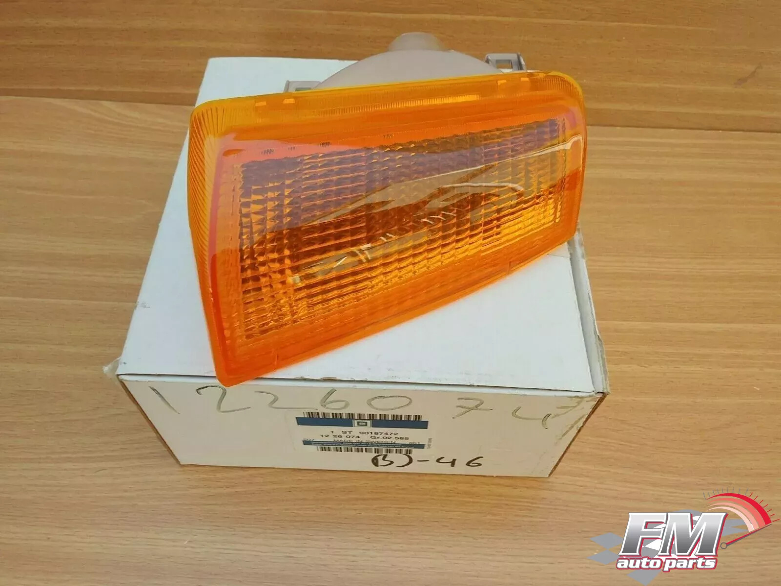 Indicator Turn Signal Lamp Front Right fits Opel Rekord E 90187472 Genuine Indicator Turn Signal Lamp Front Right fits Opel Rekord E 90187472 Genuine