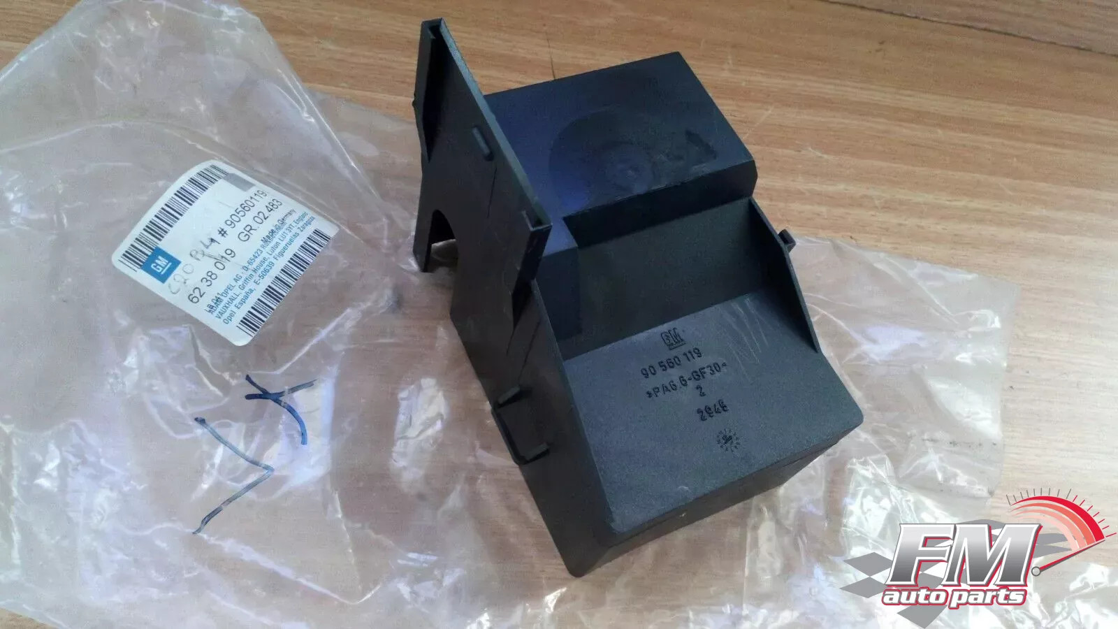 Relay Box Housing fits Opel Vauxhall Astra G Zafira A 90560119 Genuine Relay Box Housing fits Opel Vauxhall Astra G Zafira A 90560119 Genuine