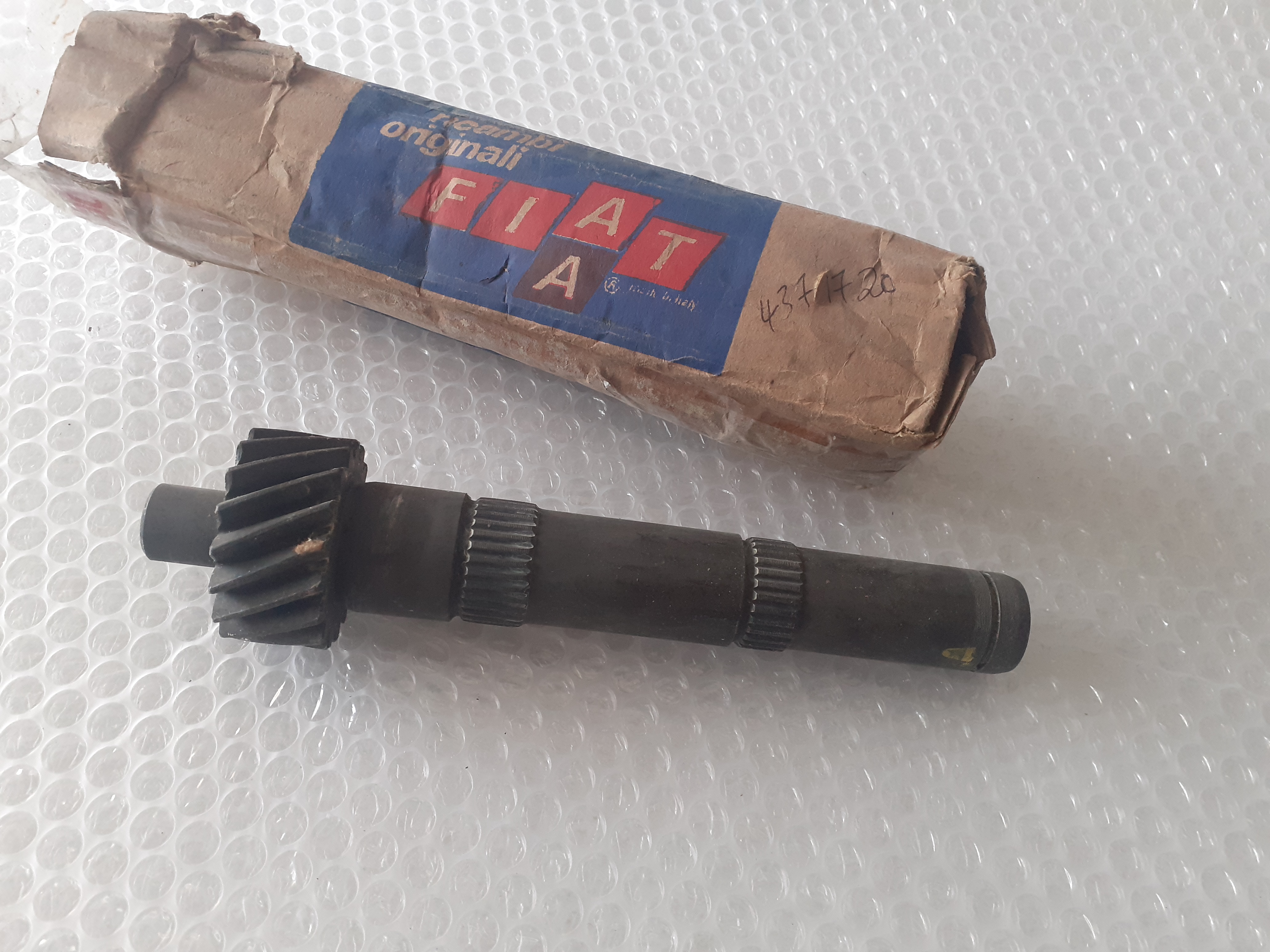 Countershaft fits Fiat 128 X1/9 4371720 Genuine Countershaft fits Fiat 128 X1/9 4371720 Genuine