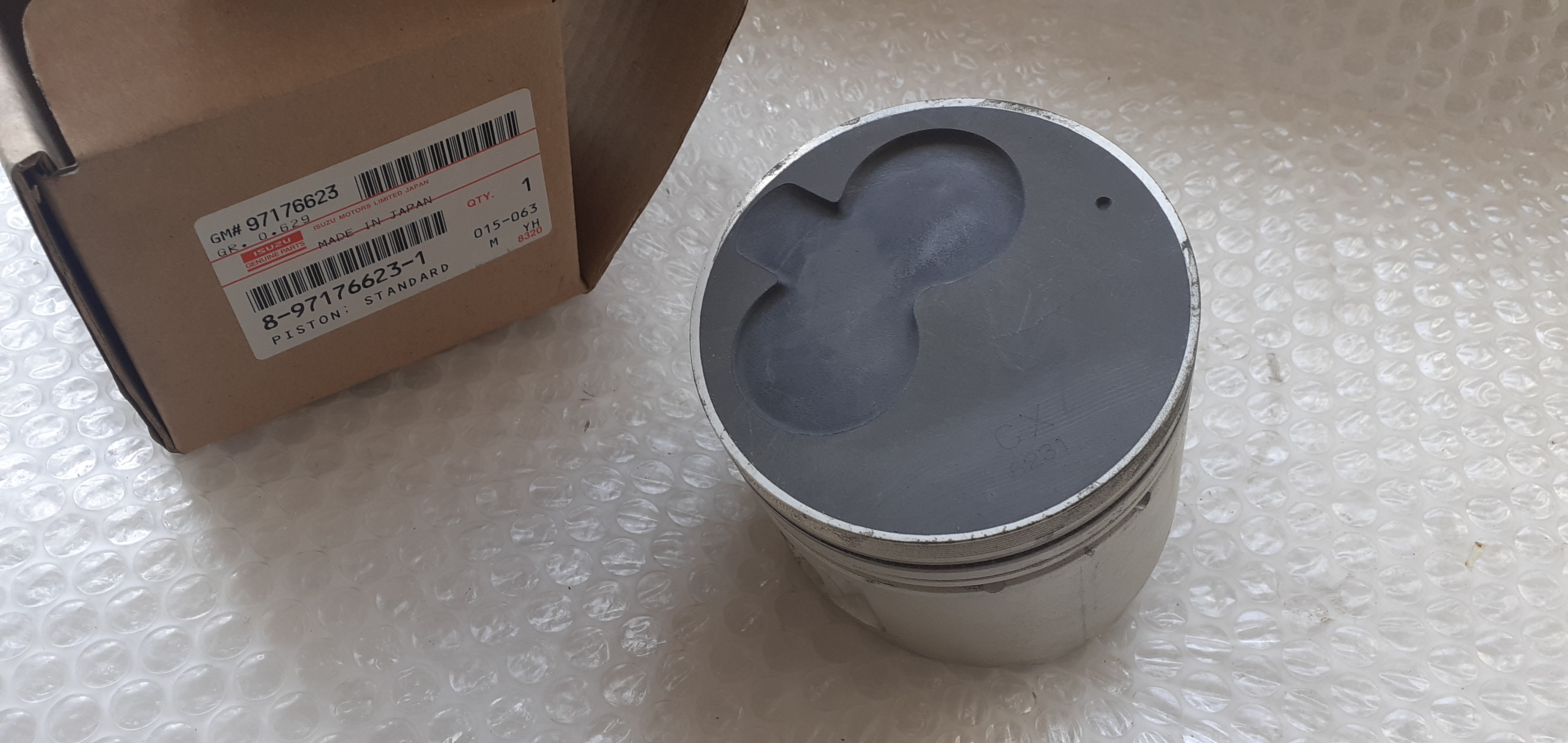 4x Pistons fits Isuzu 31TD 4JG2 8971766231 Genuine 4x Pistons fits Isuzu 31TD 4JG2 8971766231 Genuine