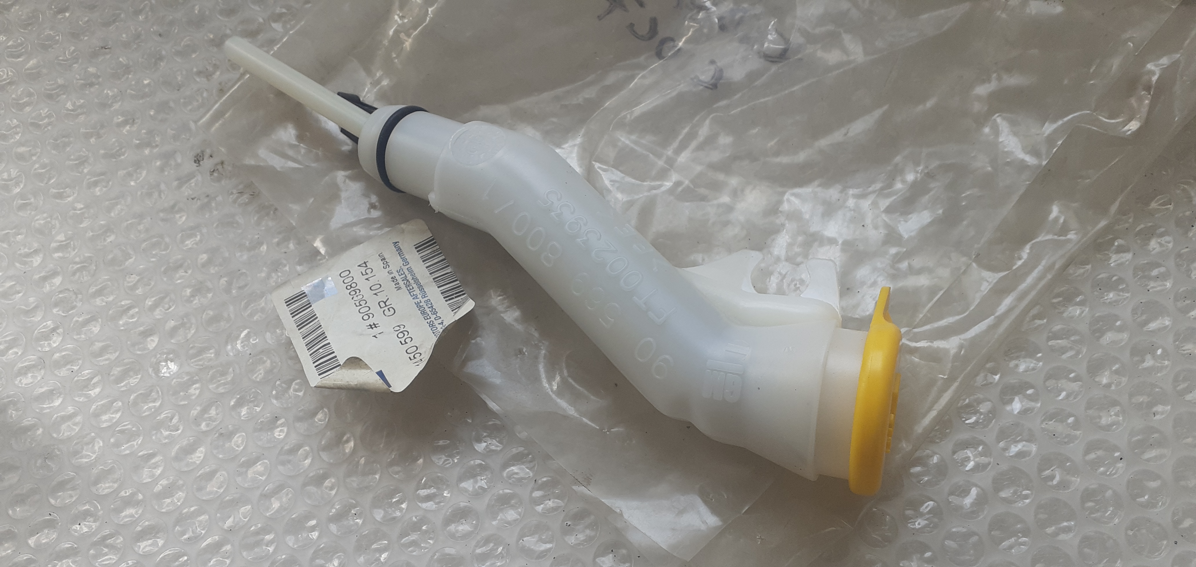 Wipers Reservoir Tank Tube Neck fits Opel Vauxhall Vectra B 90569800 Genuine Wipers Reservoir Tank Tube Neck fits Opel Vauxhall Vectra B 90569800 Genuine