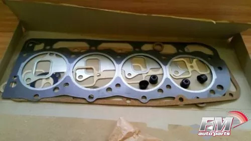 Gaskets Set kit fits Ford World Wide Tractor 4 Cylinder 5000 1968 and on P-CW-820