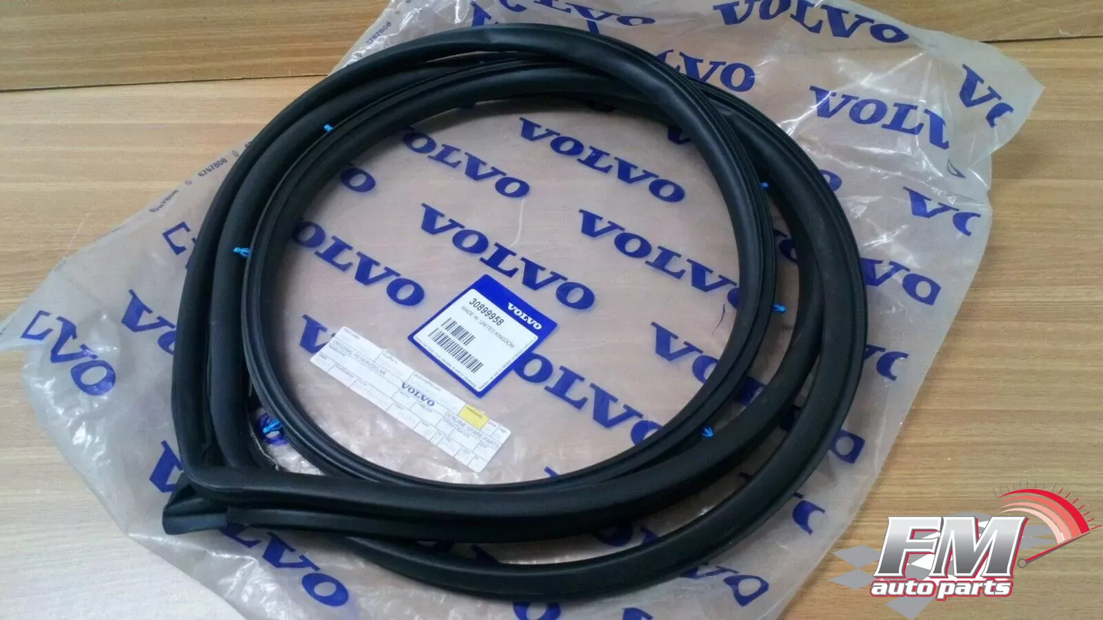 Door Seal Weatherstrip Front Right fits Volvo S40 V40 30899958 Genuine Door Seal Weatherstrip Front Right fits Volvo S40 V40 30899958 Genuine