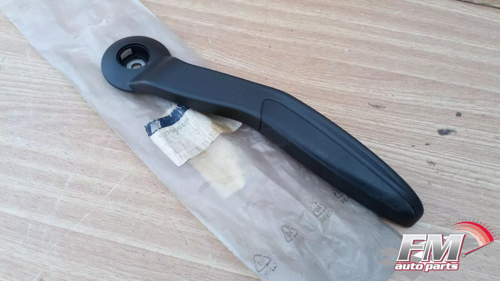Height Adjustment Arm Handle Right fits Saab 9-3 9440 12790948 Genuine Height Adjustment Arm Handle Right fits Saab 9-3 9440 12790948 Genuine