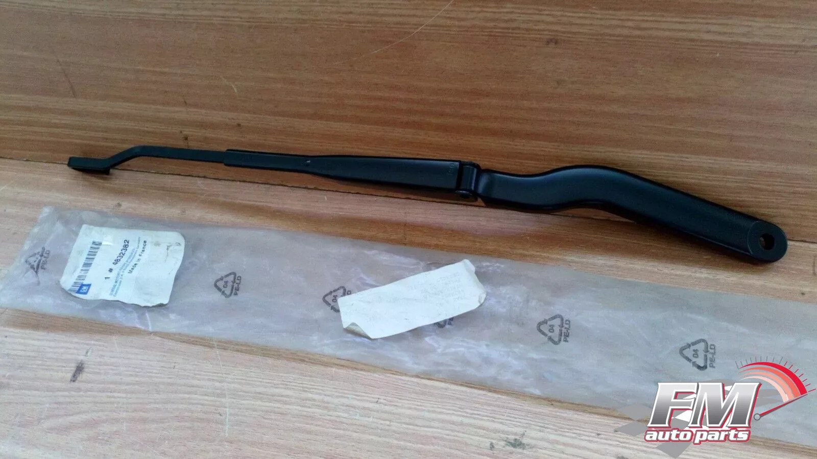 Wiper Arm Left RHD fits Saab 9-5 9600 4832382 Genuine Wiper Arm Left RHD fits Saab 9-5 9600 4832382 Genuine
