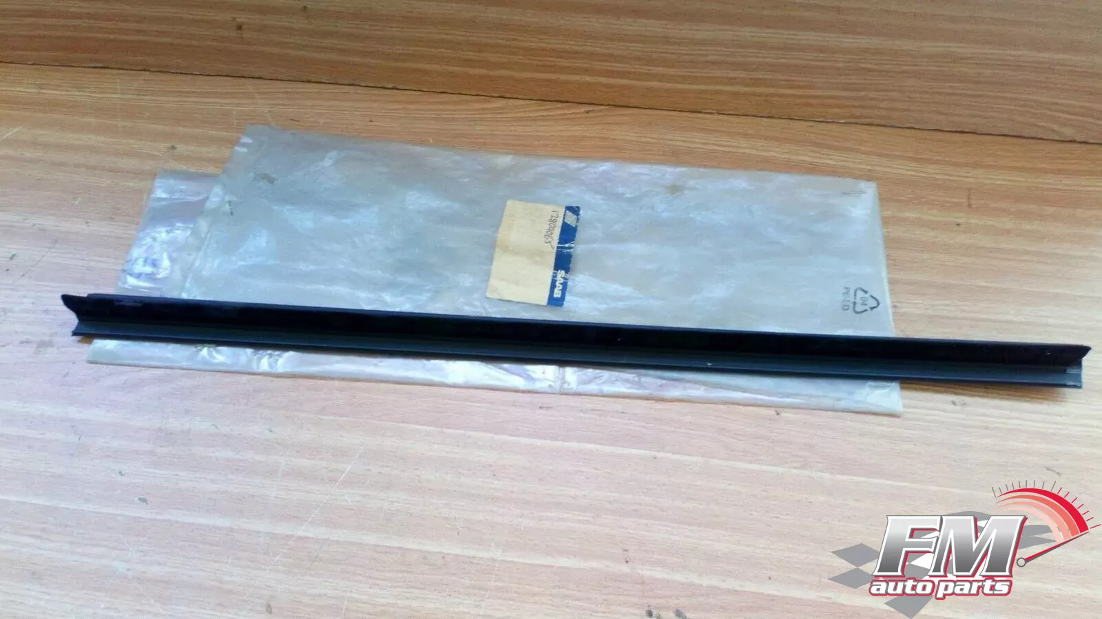 Window Seal Rear Left Inner fits Saab 9-3 9440 12804065 Genuine Window Seal Rear Left Inner fits Saab 9-3 9440 12804065 Genuine