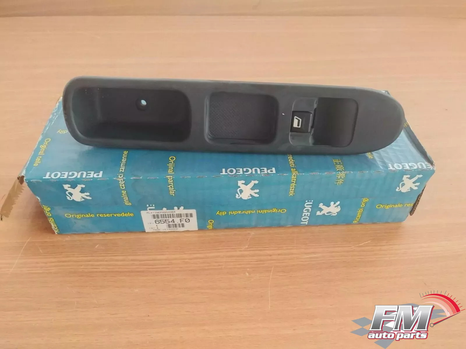 Switch Window Front Passenger fits Peugeot 307 6554F0 Genuine Switch Window Front Passenger fits Peugeot 307 6554F0 Genuine