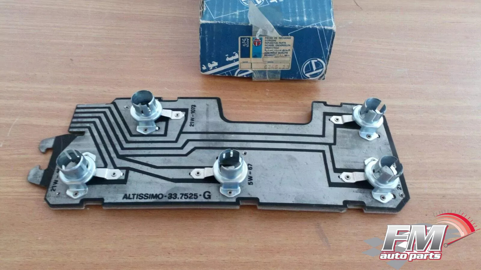 Tail Light Base Plate Left fits Peugeot 305 634623 Genuine Tail Light Base Plate Left fits Peugeot 305 634623 Genuine