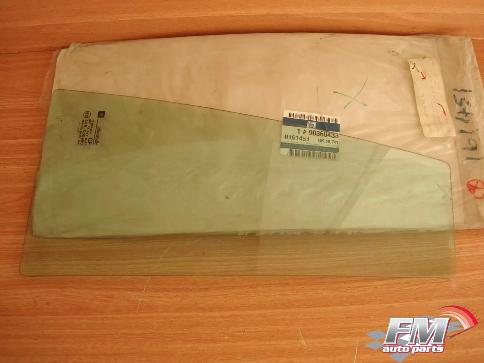 Side Window Rear Left Green Tinted fits Opel Vauxhall Astra F Classic Genuine 90360433 Side Window Rear Left Green Tinted fits Opel Vauxhall Astra F Classic Genuine 90360433