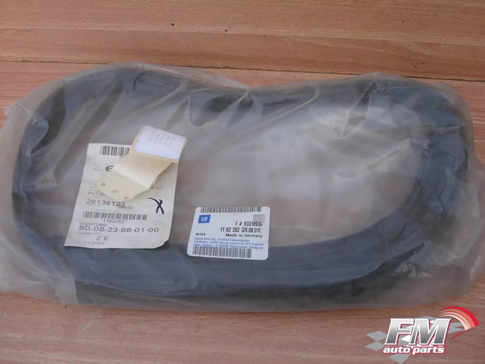Hood Bonnet Seal Rear fits Opel Vauxhall Meriva A 13161209 Genuine 93318936 Hood Bonnet Seal Rear fits Opel Vauxhall Meriva A 13161209 Genuine 93318936