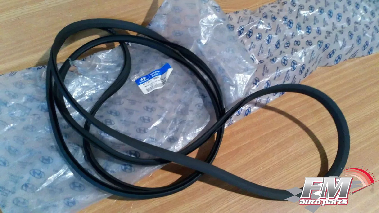 Rear Windshield Seal Weatherstrip fits Hyundai Elantra Lantra 8713129000 Genuine Rear Windshield Seal Weatherstrip fits Hyundai Elantra Lantra 8713129000 Genuine