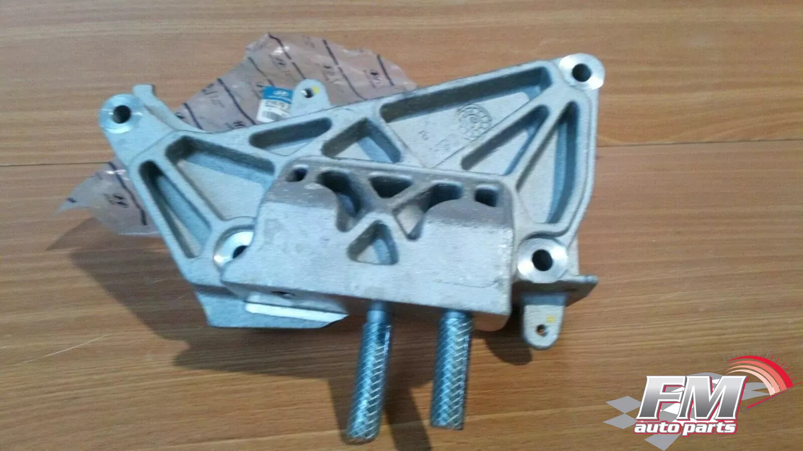 Engine Bracket fits Hyundai Accent Verna Getz Click Matrix 2167027500 Genuine Engine Bracket fits Hyundai Accent Verna Getz Click Matrix 2167027500 Genuine