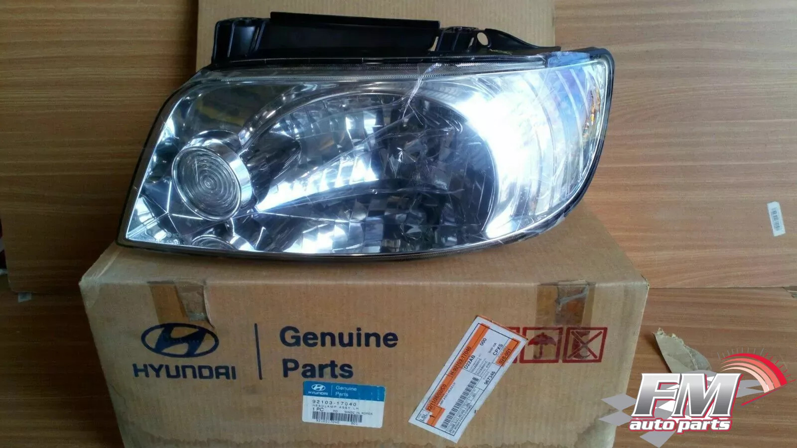 Headlight Left fits Hyundai Matrix 9210317040 Genuine Headlight Left fits Hyundai Matrix 9210317040 Genuine