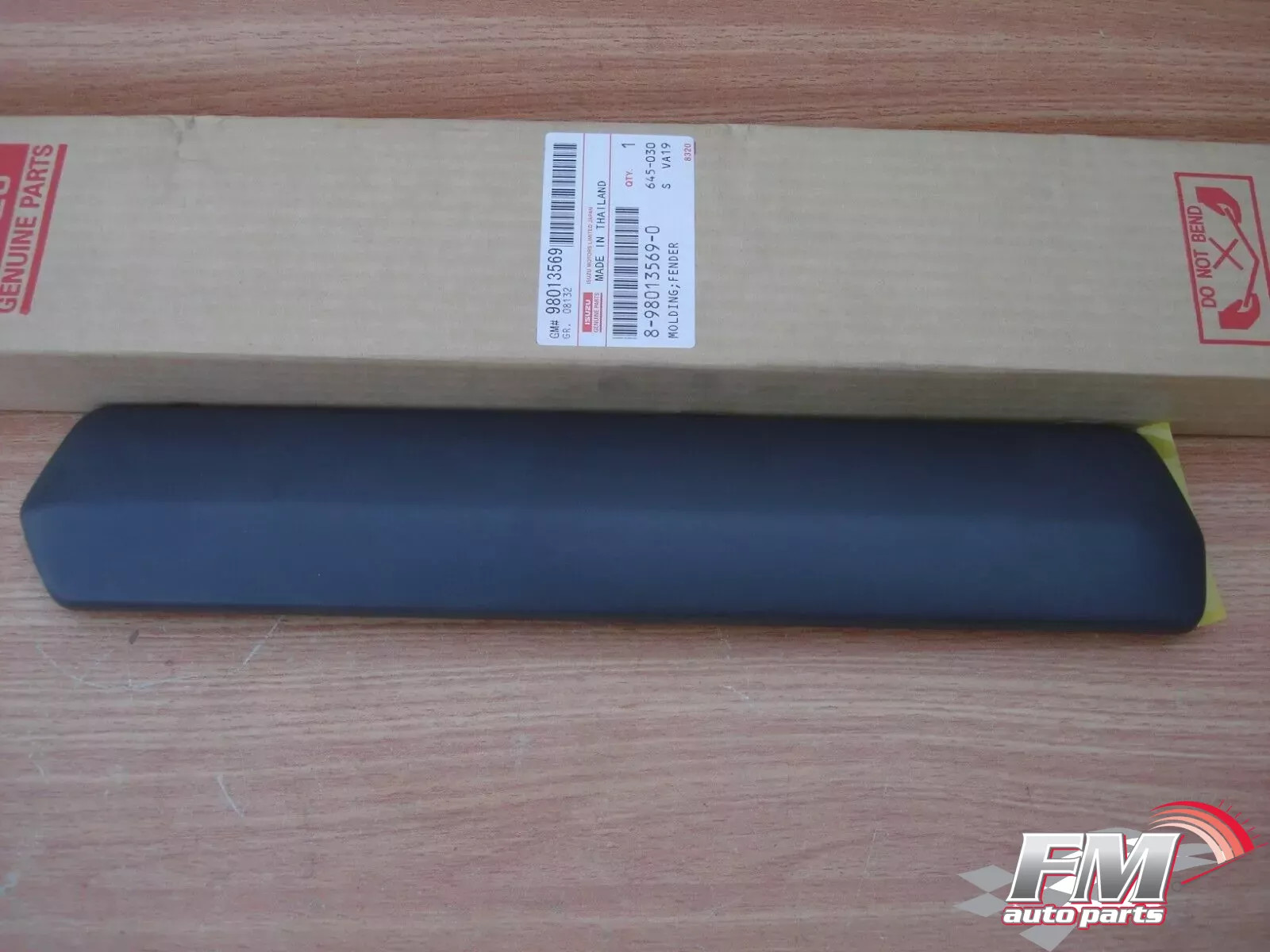 Moulding Rear Fender Left fits Isuzu Dmax D-Max 8980135690 Genuine Moulding Rear Fender Left fits Isuzu Dmax D-Max 8980135690 Genuine