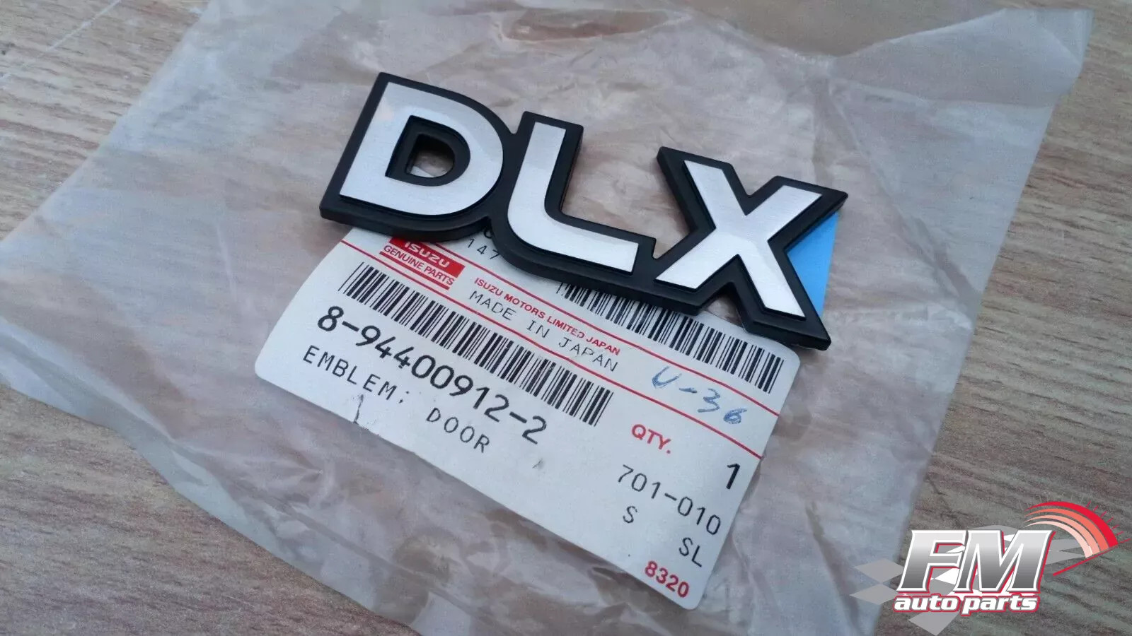 Emblem DLX fits Isuzu Chevrolet Opel Vauxhall 8944009122 Genuine Emblem DLX fits Isuzu Chevrolet Opel Vauxhall 8944009122 Genuine