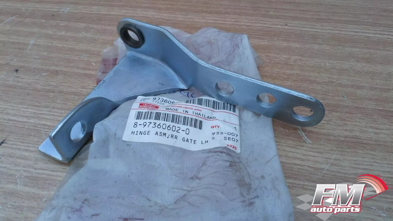 Tailgate Hinge Left fits Isuzu Chevrolet LUV Pickup TF 8973606020 Genuine Tailgate Hinge Left fits Isuzu Chevrolet LUV Pickup TF 8973606020 Genuine