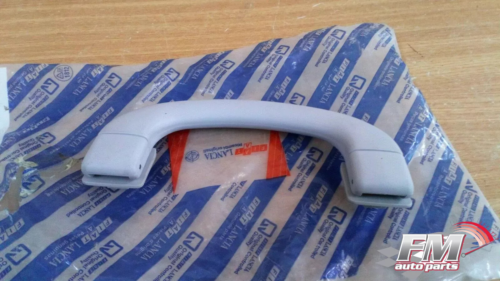 Grab Handle Upper Center fits Fiat Ducato 1303872670 Genuine Grab Handle Upper Center fits Fiat Ducato 1303872670 Genuine