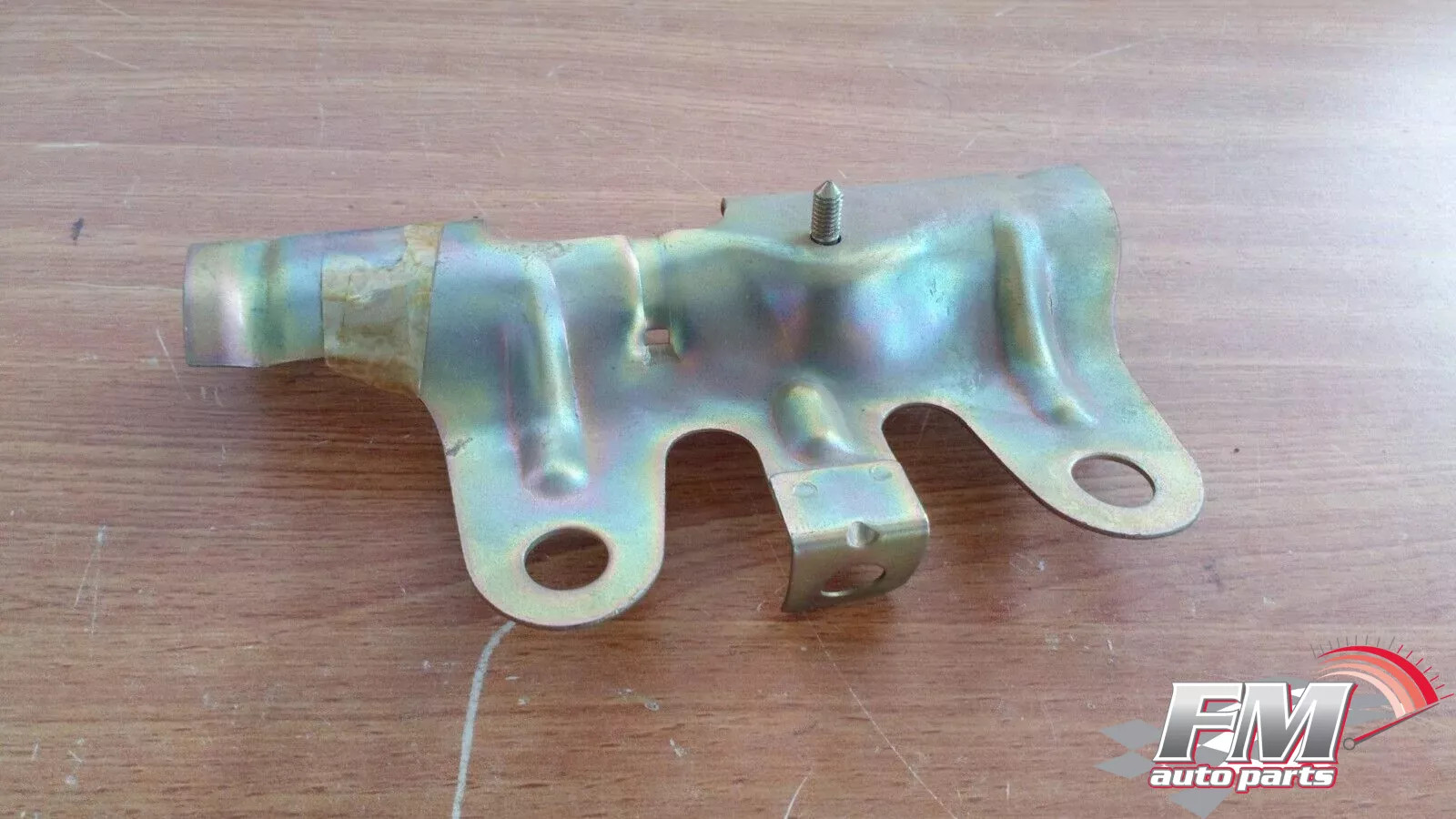 Wipers Tank Lower Bracket fits Alfa Romeo 75 60526196 Genuine Wipers Tank Lower Bracket fits Alfa Romeo 75 60526196 Genuine
