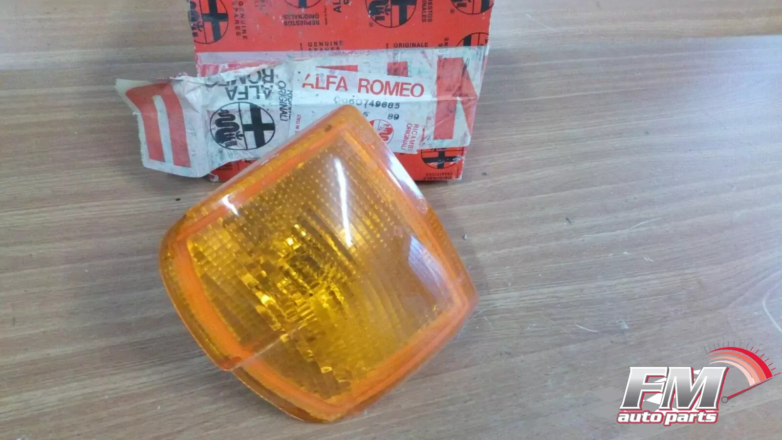 Turn Signal Front fits Alfa Romeo Alfasud 60749685 Genuine Turn Signal Front fits Alfa Romeo Alfasud 60749685 Genuine