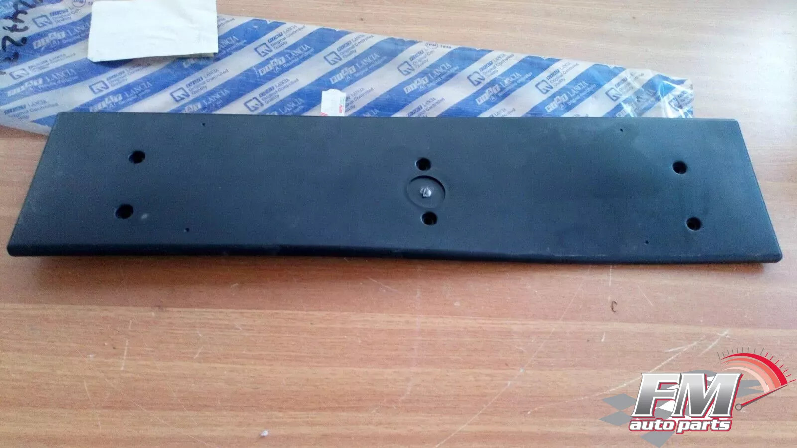 License Plate Panel Front fits Lancia Thema 82472318 Genuine License Plate Panel Front fits Lancia Thema 82472318 Genuine