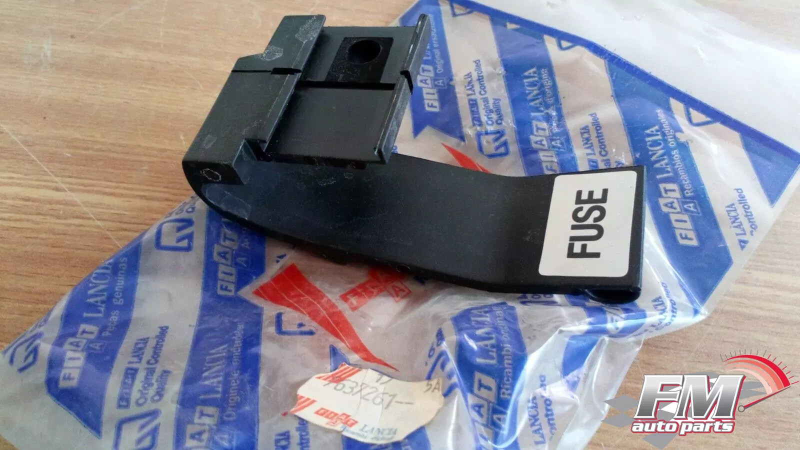 Interior Fuse Box Bracket fits Fiat Lancia Alfa Romeo 7637261 Genuine Interior Fuse Box Bracket fits Fiat Lancia Alfa Romeo 7637261 Genuine