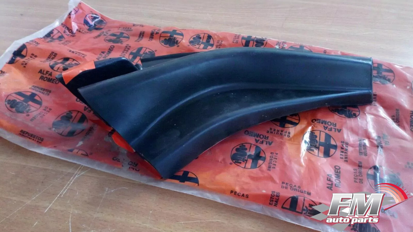 Hood Insulator Front Left fits Fiat Tempra Tipo Alfa Romeo 155 60559921 Genuine Hood Insulator Front Left fits Fiat Tempra Tipo Alfa Romeo 155 60559921 Genuine