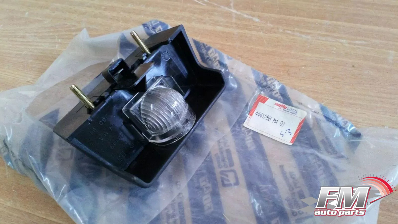 License Plate Light fits Fiat Ducato Talento 4441258 Genuine License Plate Light fits Fiat Ducato Talento 4441258 Genuine