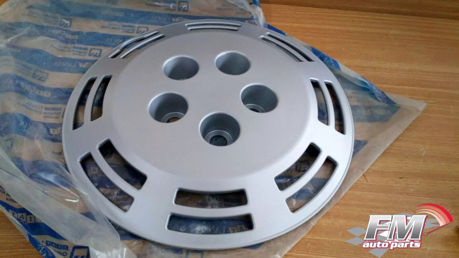 Wheel Hub Cap fits Fiat Ducato 7594580 Genuine Wheel Hub Cap fits Fiat Ducato 7594580 Genuine