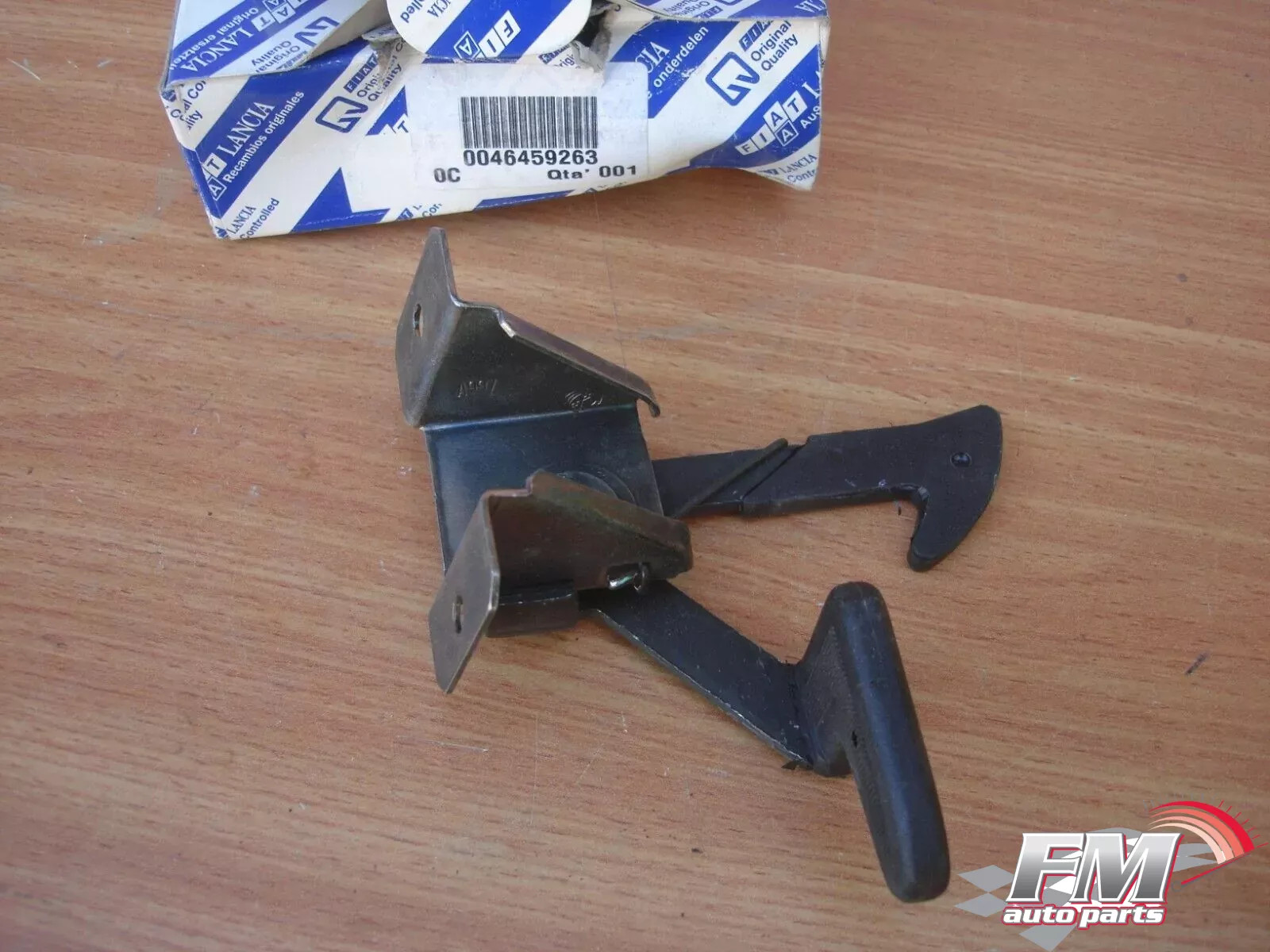 Hood Bonnet Hook fits Lancia Kappa 46459263 Genuine Hood Bonnet Hook fits Lancia Kappa 46459263 Genuine