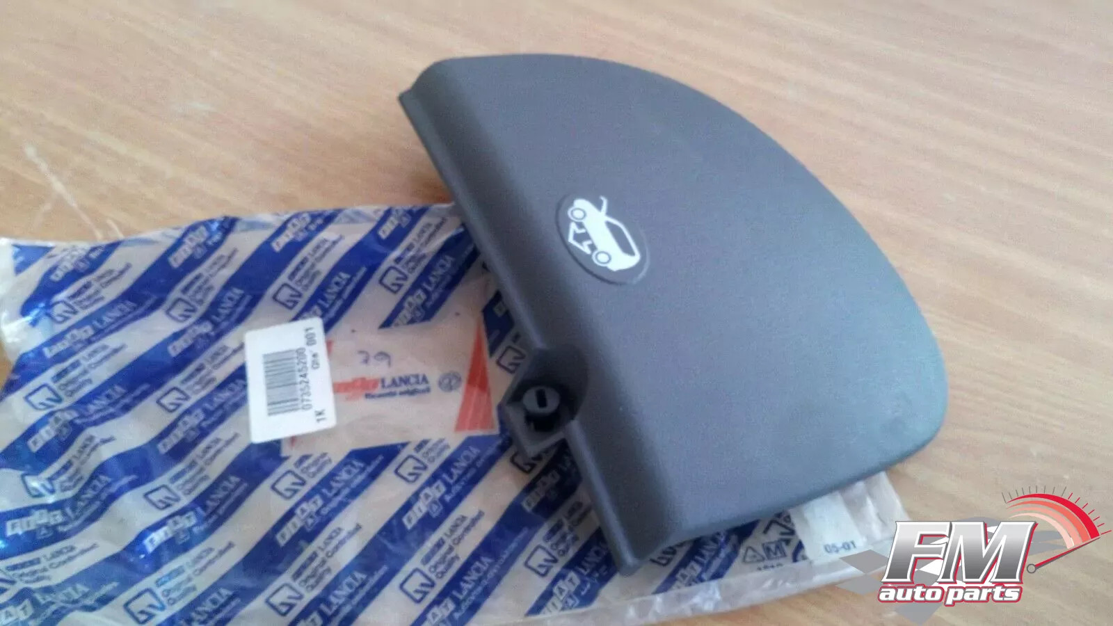 Dashboard Cap Lower Right fits Fiat Seicento 735245200 Genuine Dashboard Cap Lower Right fits Fiat Seicento 735245200 Genuine