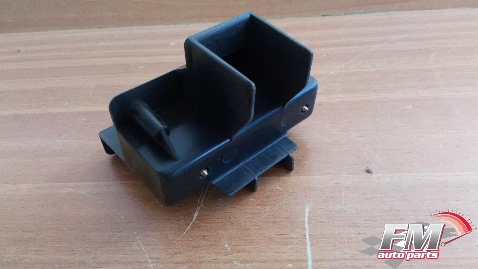 Centre Console Bracket Rear fits Fiat Tempra 7640077 Genuine Centre Console Bracket Rear fits Fiat Tempra 7640077 Genuine