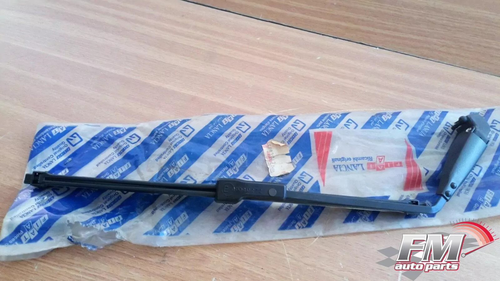 Wiper Arm Headlight Right fits Fiat Regatta 5987962 Genuine Wiper Arm Headlight Right fits Fiat Regatta 5987962 Genuine