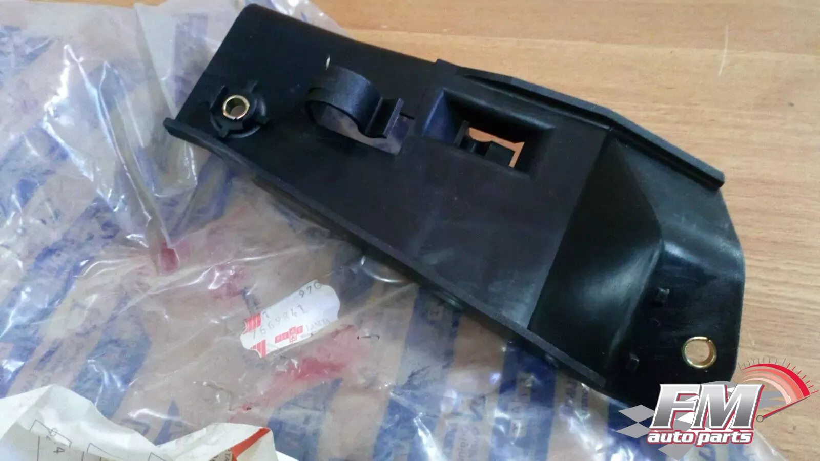 Bracket Relay fits Fiat Uno 7669841 Genuine Bracket Relay fits Fiat Uno 7669841 Genuine
