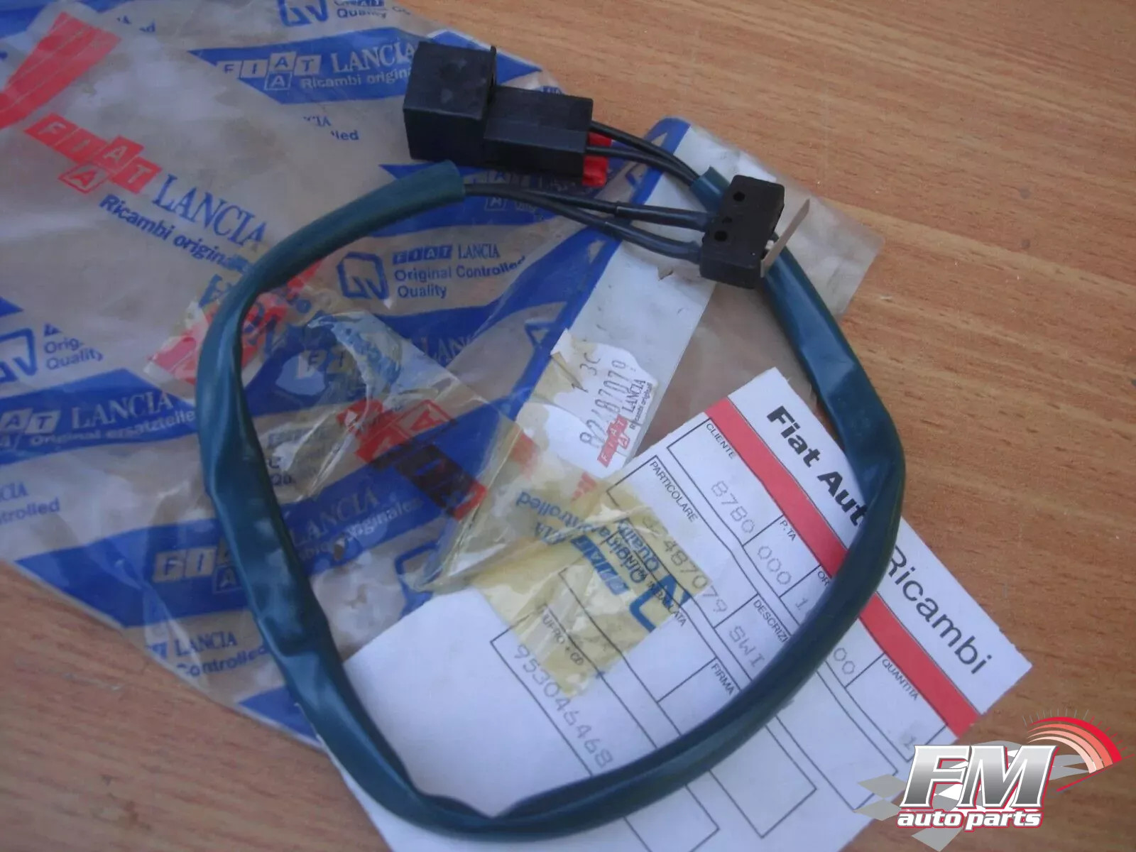 Switch Wiring Central Locking Rear fits Lancia Dedra 82487079 Genuine Switch Wiring Central Locking Rear fits Lancia Dedra 82487079 Genuine