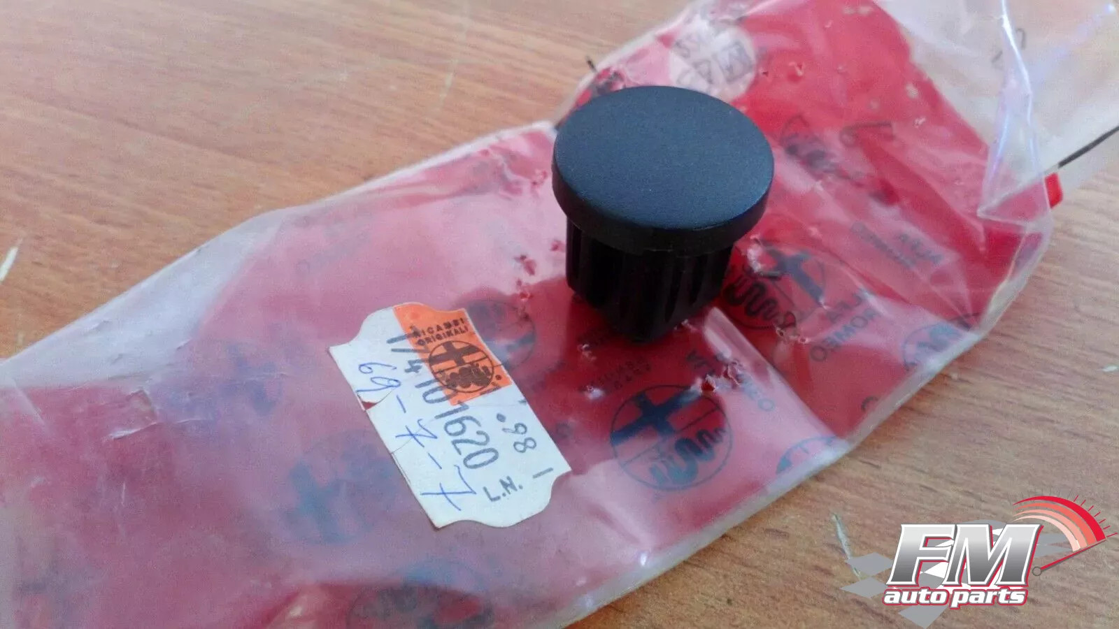 Front Seat Cap fits Alfa Romeo 156 174101620 Genuine Front Seat Cap fits Alfa Romeo 156 174101620 Genuine