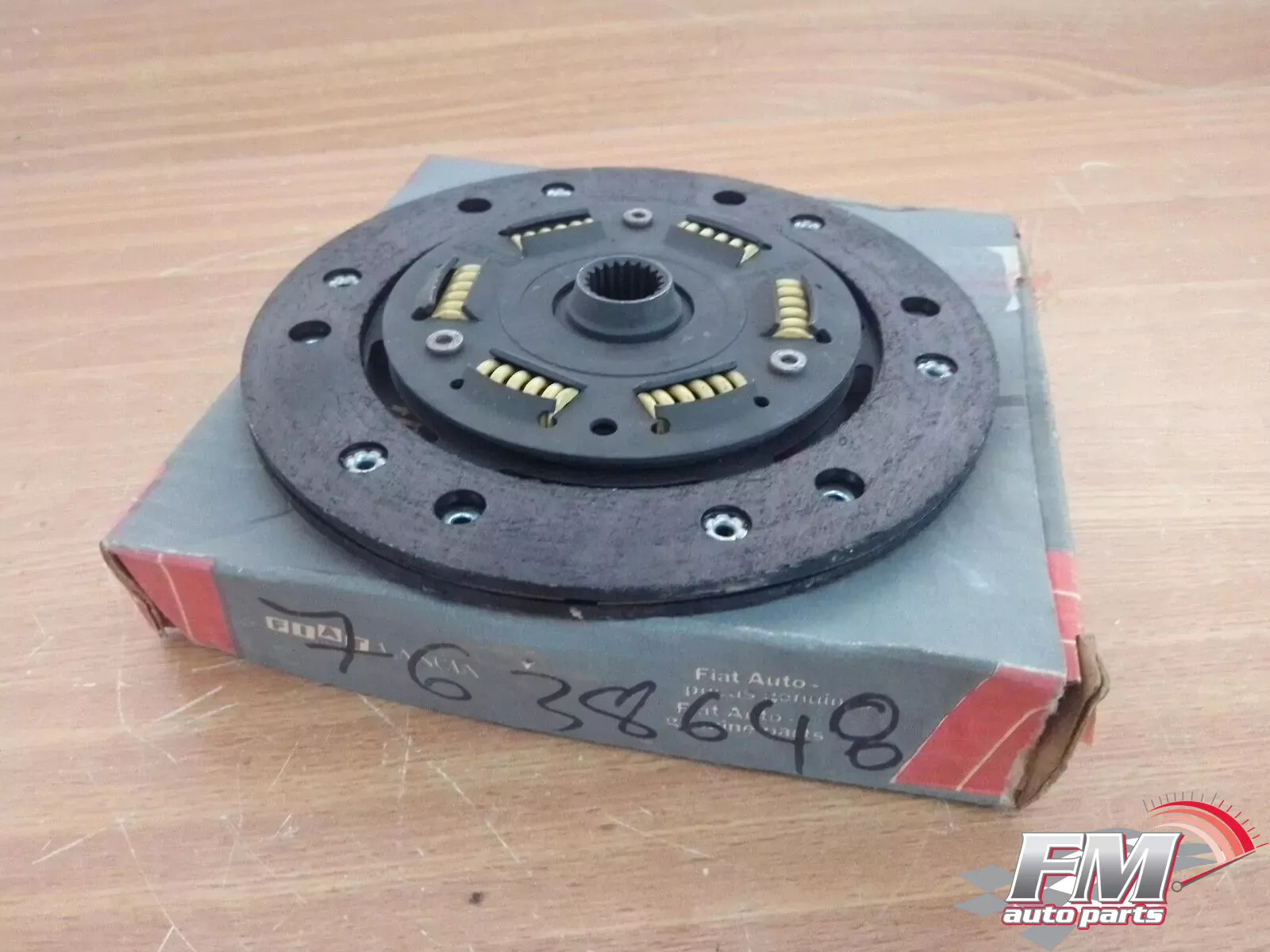 Clutch disc fits Fiat 126 7638648 Genuine Clutch disc fits Fiat 126 7638648 Genuine